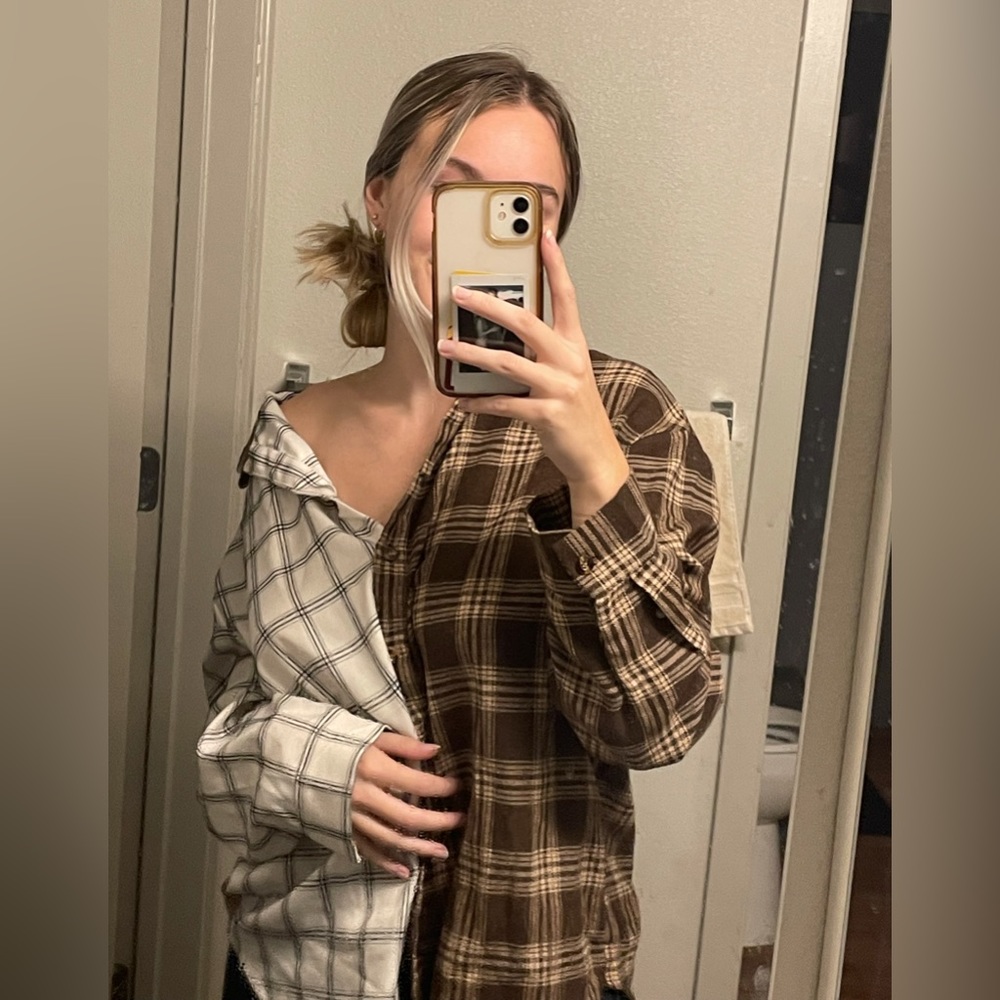 Super Cute And Unique Split Pattern Brown And Whi… - image 1